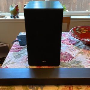 Lg sound bar with wireless subwoofer Dolby 2.1 360 w